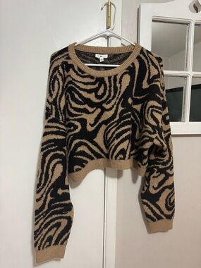 BP Cropped black lava wave- Black & Tan